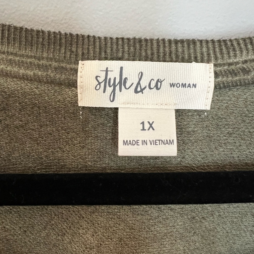 Style & Co Olive Green Ruffle Raglan Dolman sleeve Sweatshirt size 1X NWT - Picture 3 of 8